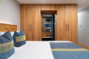 006 -DOCK