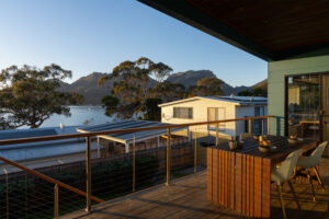 012 - DOCK
