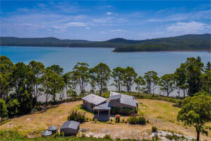001-cloudy-bay-lagoon-estate-aerial-from-rear-500x333-dji_0314-2