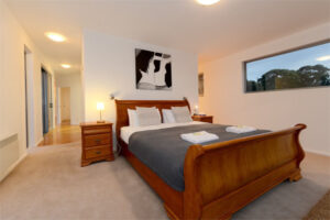 004-cloudy-bay-lagoon-estate-bedroom-1000x667-2296