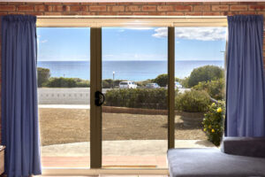 004-bicheno-spa-villa--owner-order