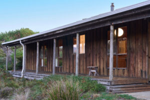 005-rustic-by-the-sea