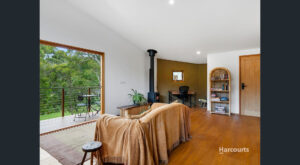 006-eco-retreat--harcourts