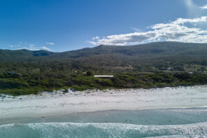 007-rustic-by-the-sea