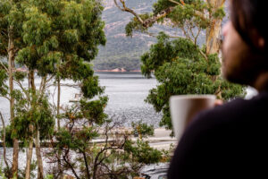 014-freycinet-cottage-1