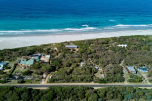 022-rustic-by-the-sea