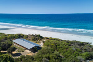 001-rustic-by-the-sea-(1)