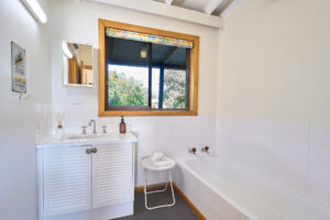 waubs-beach-cottage_021--waubs-beach-cottage